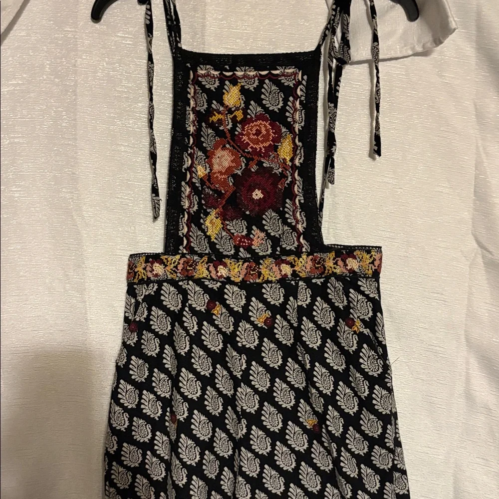 Anthropologie Embroidered Wide-Leg Jumpsuit in Black Floral Motif Overall Sz 4 - Picture 3 of 6